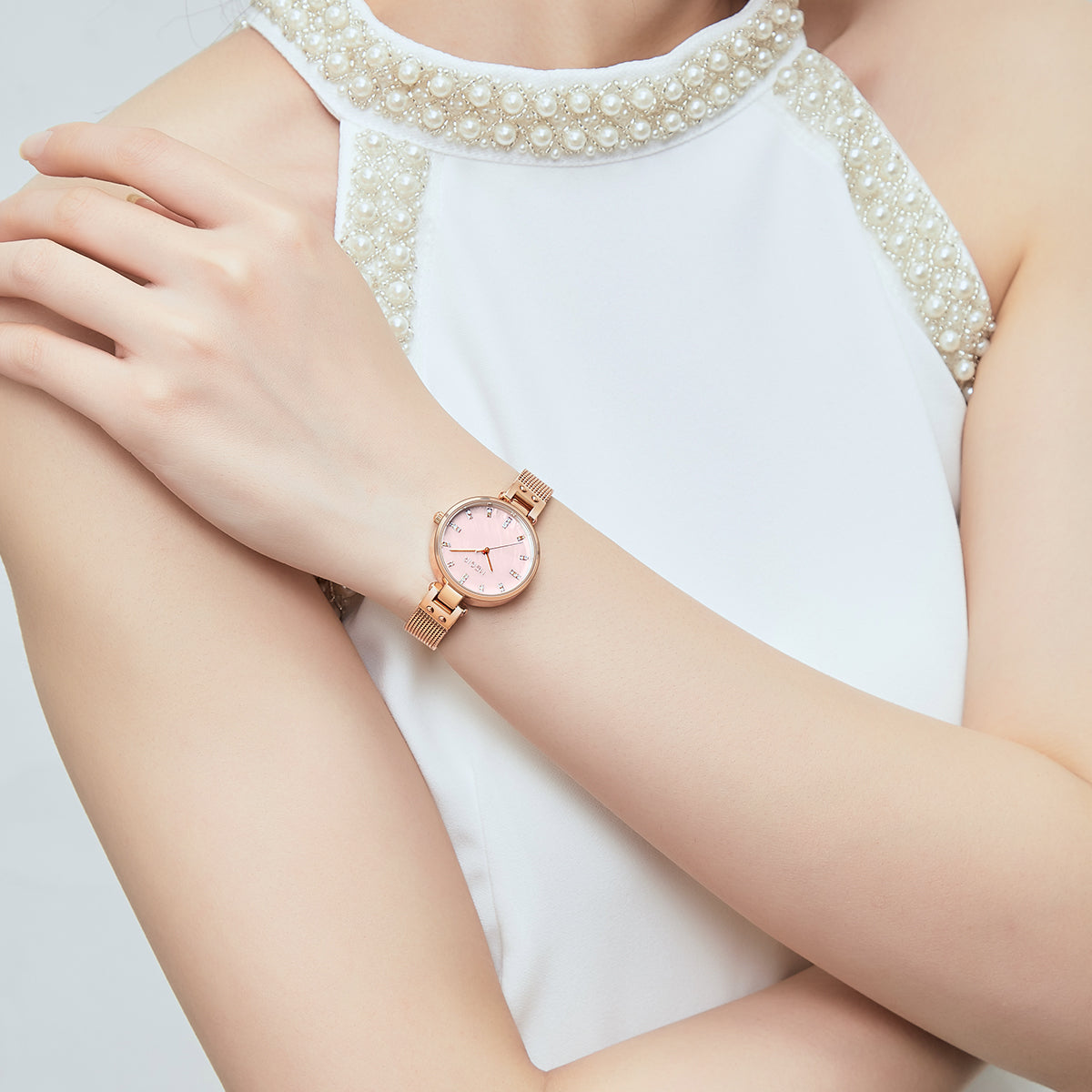 MEGIR Watches for Women Top Brand Fashion Ladies Wristwatch Waterproof Female Quartz Luxury Watch Montre Femme 7025